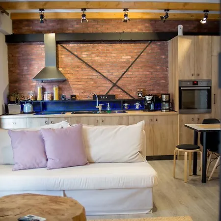 Thesseasyliving