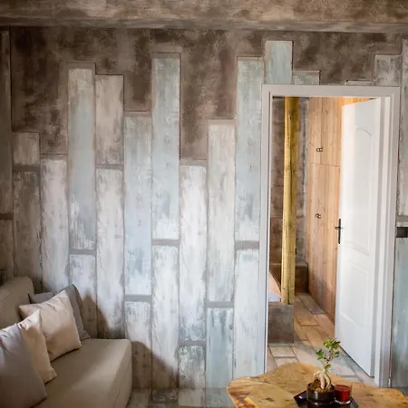 Thesseasyliving Apartment