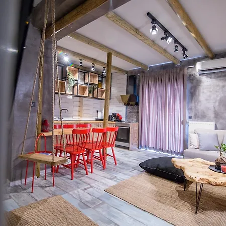 Thesseasyliving Apartment